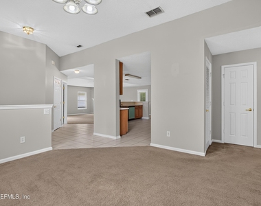 11669 Collins Creek Drive - Photo Thumbnail 7