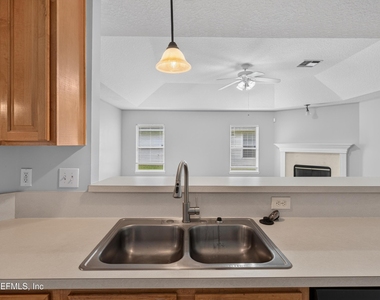 11669 Collins Creek Drive - Photo Thumbnail 20
