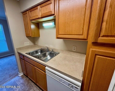 10200 Belle Rive Boulevard - Photo Thumbnail 5