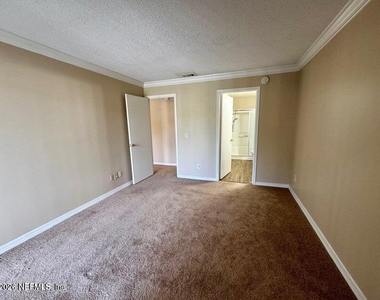 10200 Belle Rive Boulevard - Photo Thumbnail 14