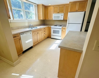 109 South Street - Photo Thumbnail 22