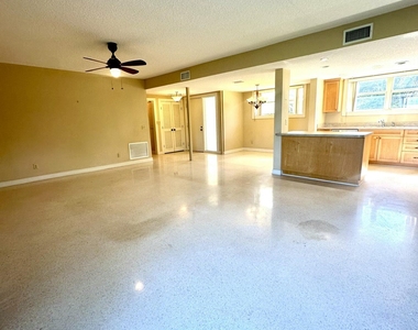 109 South Street - Photo Thumbnail 1