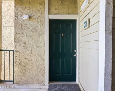 400 Sandiron Circle - Photo Thumbnail 2