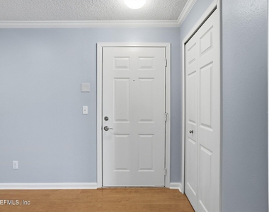 400 Sandiron Circle - Photo Thumbnail 3