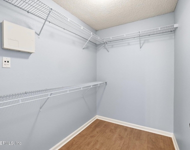 400 Sandiron Circle - Photo Thumbnail 13