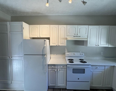 2512 College Street - Photo Thumbnail 4