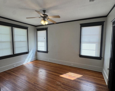 2512 College Street - Photo Thumbnail 12