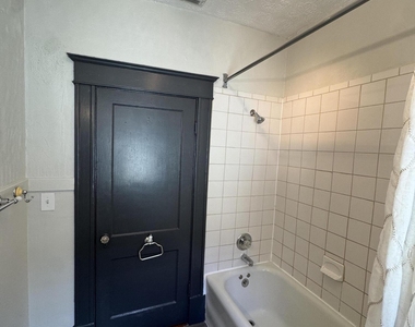 2512 College Street - Photo Thumbnail 7