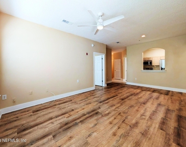 10550 Baymeadows Road - Photo Thumbnail 9