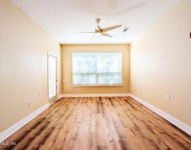 10550 Baymeadows Road - Photo Thumbnail 10