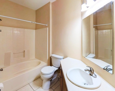 10550 Baymeadows Road - Photo Thumbnail 12