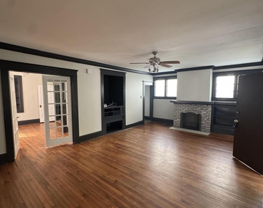 2512 College Street - Photo Thumbnail 3