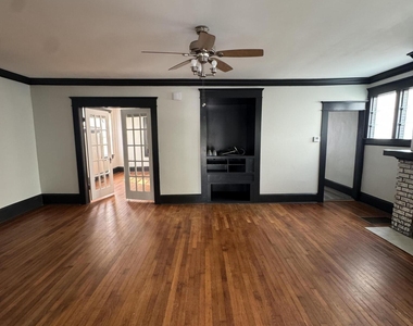 2512 College Street - Photo Thumbnail 2