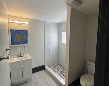 2512 College Street - Photo Thumbnail 9