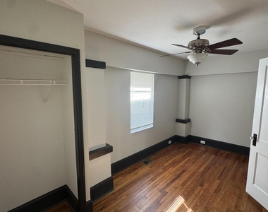 2512 College Street - Photo Thumbnail 4