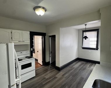2512 College Street - Photo Thumbnail 7