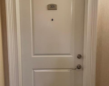 400 E Bay Street - Photo Thumbnail 7