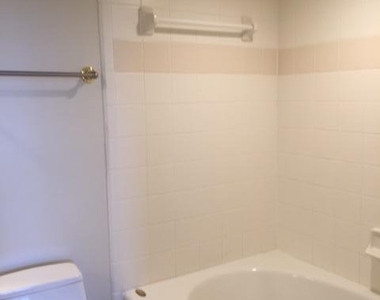 400 E Bay Street - Photo Thumbnail 20