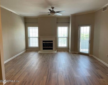 400 E Bay Street - Photo Thumbnail 14