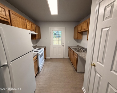 8225 Eaton Avenue - Photo Thumbnail 9