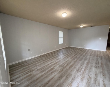 8225 Eaton Avenue - Photo Thumbnail 2