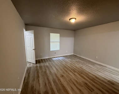 8225 Eaton Avenue - Photo Thumbnail 7