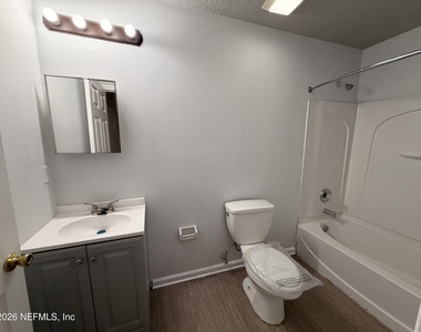 8225 Eaton Avenue - Photo Thumbnail 8
