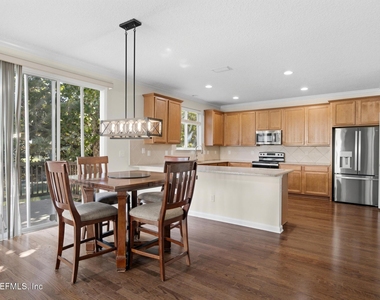 736 Rembrandt Avenue - Photo Thumbnail 6