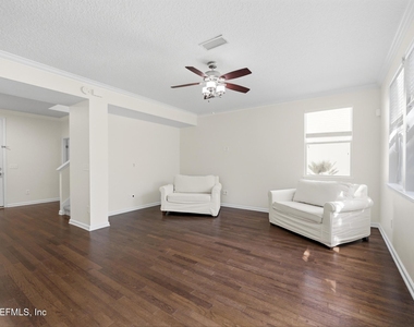 736 Rembrandt Avenue - Photo Thumbnail 5
