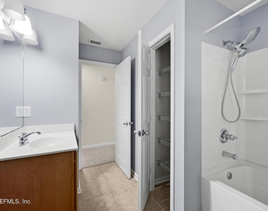 736 Rembrandt Avenue - Photo Thumbnail 17
