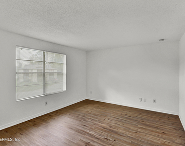 473 Bentwood Lane - Photo Thumbnail 6