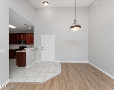 8226 Green Parrot Road - Photo Thumbnail 11