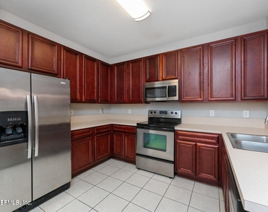 8226 Green Parrot Road - Photo Thumbnail 8