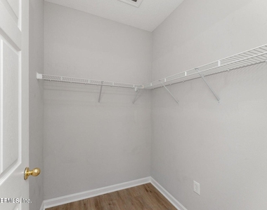 8226 Green Parrot Road - Photo Thumbnail 14