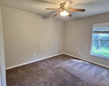 13758 Sea Hawk Street - Photo Thumbnail 31