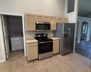 13758 Sea Hawk Street - Photo Thumbnail 6