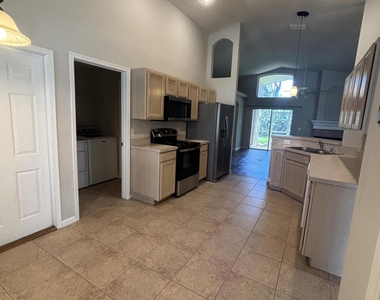13758 Sea Hawk Street - Photo Thumbnail 4