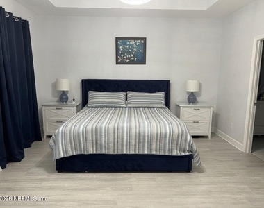340 Howland Drive - Photo Thumbnail 18