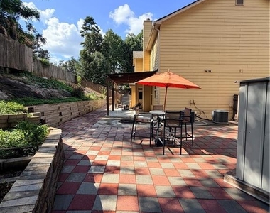 2118 Newbury Oaks Drive - Photo Thumbnail 16