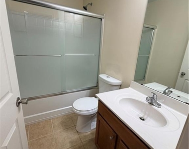 2118 Newbury Oaks Drive - Photo Thumbnail 8