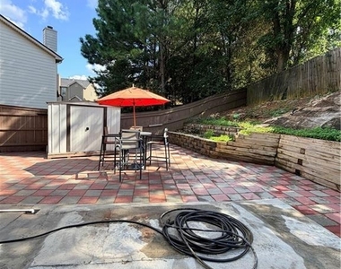 2118 Newbury Oaks Drive - Photo Thumbnail 17