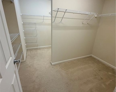 2118 Newbury Oaks Drive - Photo Thumbnail 9