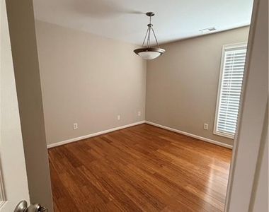 2118 Newbury Oaks Drive - Photo Thumbnail 5