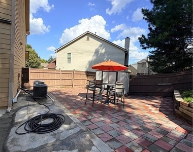 2118 Newbury Oaks Drive - Photo Thumbnail 12