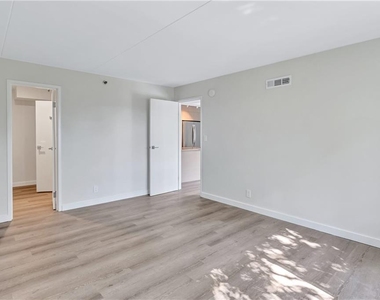 2460 Peachtree Road - Photo Thumbnail 15