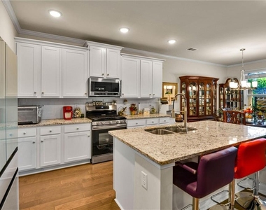 2423 Chene Drive - Photo Thumbnail 8