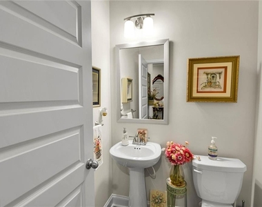 2423 Chene Drive - Photo Thumbnail 4