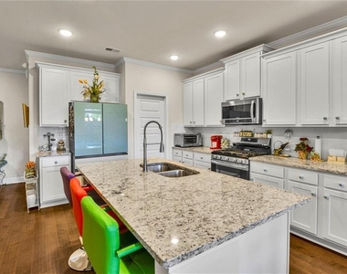 2423 Chene Drive - Photo Thumbnail 10