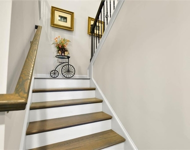 2423 Chene Drive - Photo Thumbnail 15