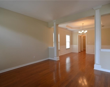 2076 Fairport Way - Photo Thumbnail 4